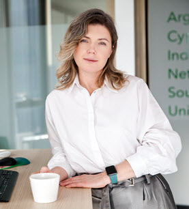 woman-standing-by-the-computer.jpg