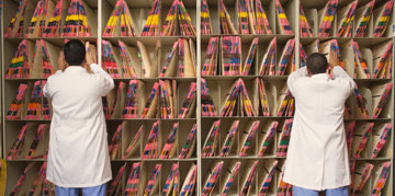 men-soting-medical-folders